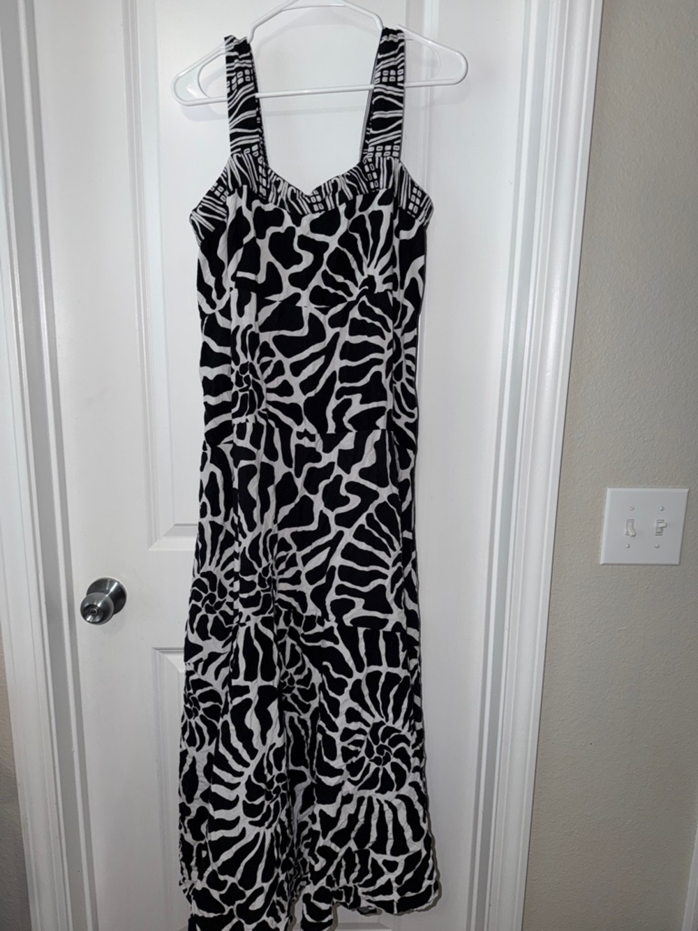 Vince Camuto Black & White Spiral Print Maxi Dress
